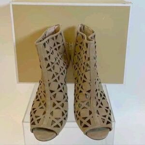 Michael Kors Lazer Cut Stylish Tan Peep-Toe Ankle Boots Sz 11